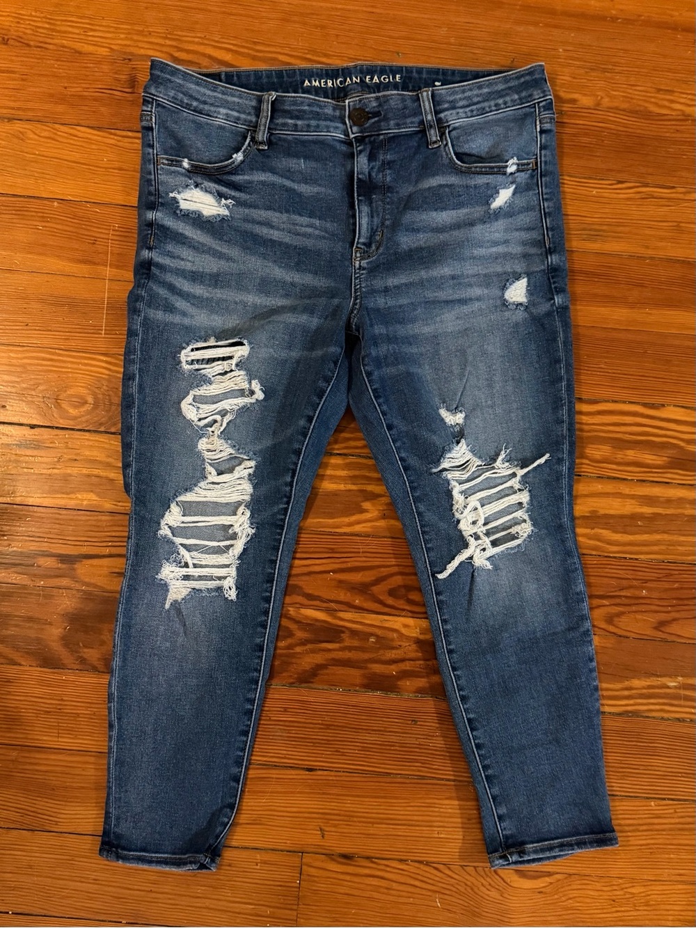 American Eagle | Cropped Distressed Skinny Jeans | Size 16 Short